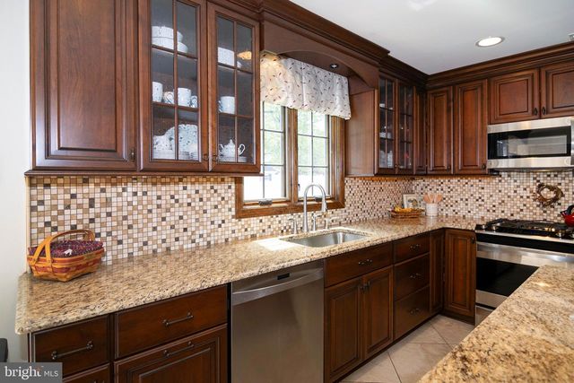 14 BETHANY LN, Blackwood, NJ 08012