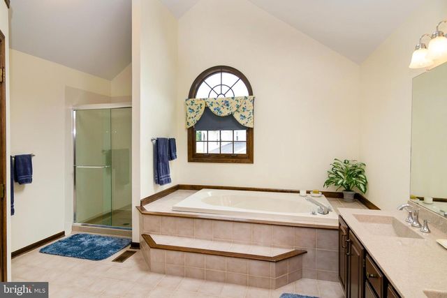 14 BETHANY LN, Blackwood, NJ 08012