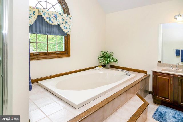 14 BETHANY LN, Blackwood, NJ 08012
