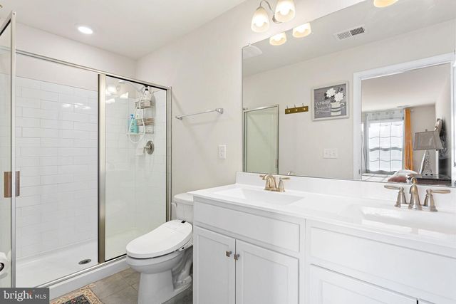 12 PEREGRINE WAY, Burlington, NJ 08016