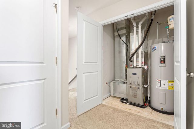 12 PEREGRINE WAY, Burlington, NJ 08016