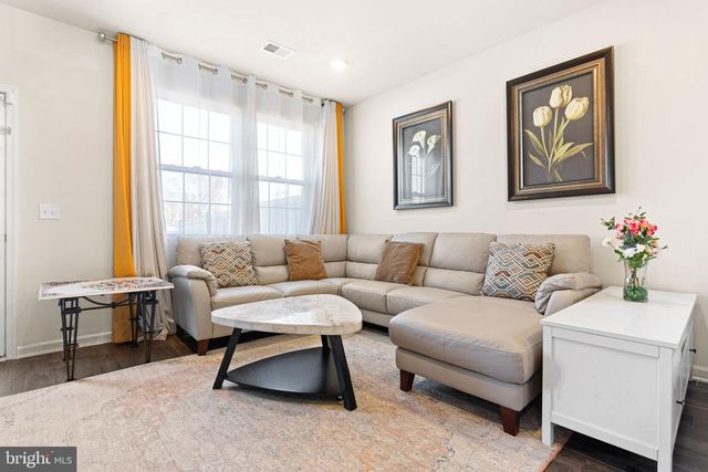 12 PEREGRINE WAY, Burlington, NJ 08016