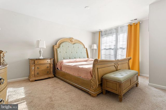 12 PEREGRINE WAY, Burlington, NJ 08016