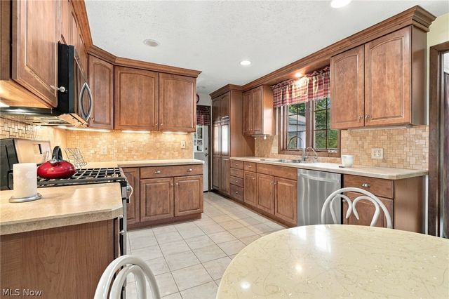 4107 Ashwood Street NW, Canton, OH 44708