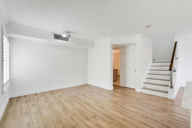 127 Yacht Club Way 101, Hypoluxo, FL 33462