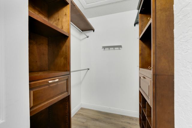 127 Yacht Club Way 101, Hypoluxo, FL 33462