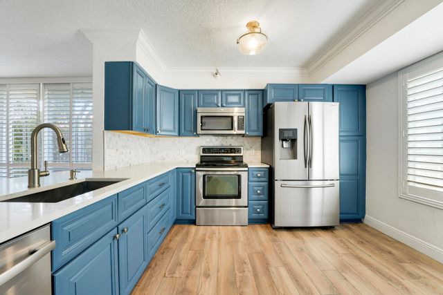 127 Yacht Club Way 101, Hypoluxo, FL 33462