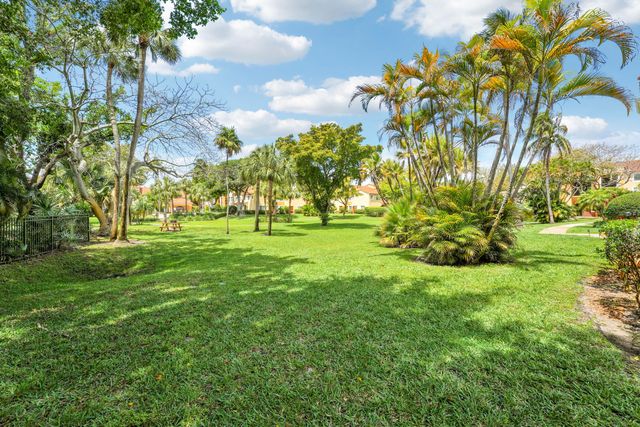 127 Yacht Club Way 101, Hypoluxo, FL 33462