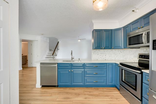 127 Yacht Club Way 101, Hypoluxo, FL 33462