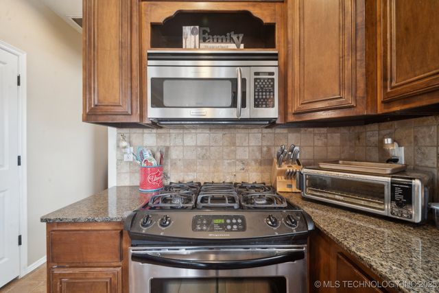 1946 E 135th Street S, Bixby, OK 74008