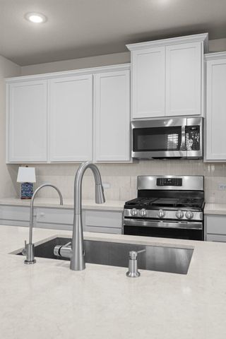 280 Pepperbark LOOP, Buda, TX 78610