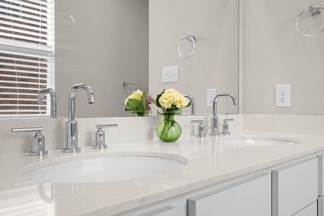 280 Pepperbark LOOP, Buda, TX 78610