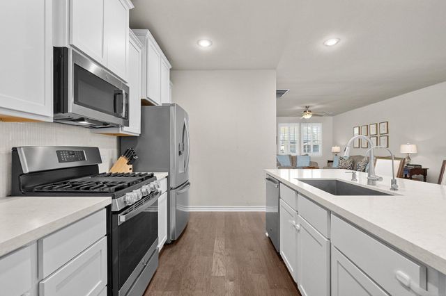 280 Pepperbark LOOP, Buda, TX 78610