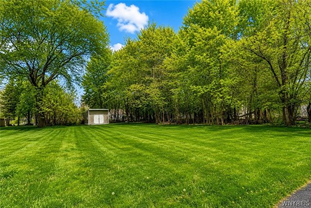 284 Olmstead Avenue, Lancaster, NY 14043