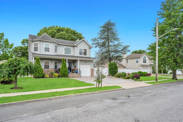 14 Kent Road, Valley Stream, NY 11580