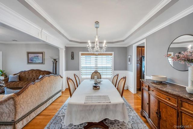 14 Kent Road, Valley Stream, NY 11580