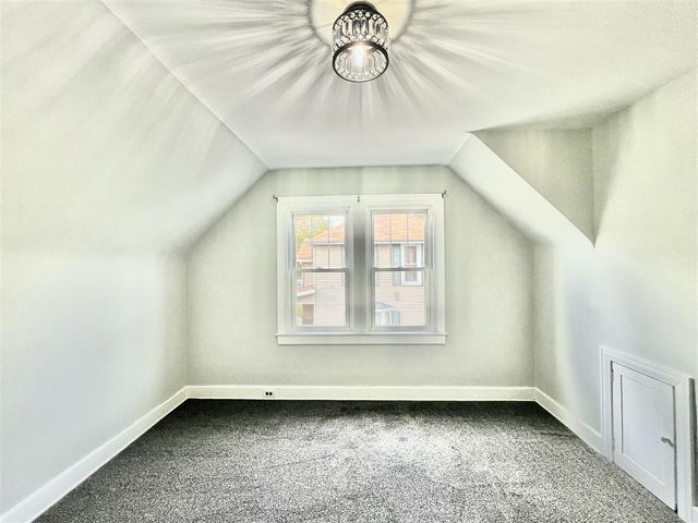 95 S West Street, Hillsdale, MI 49242