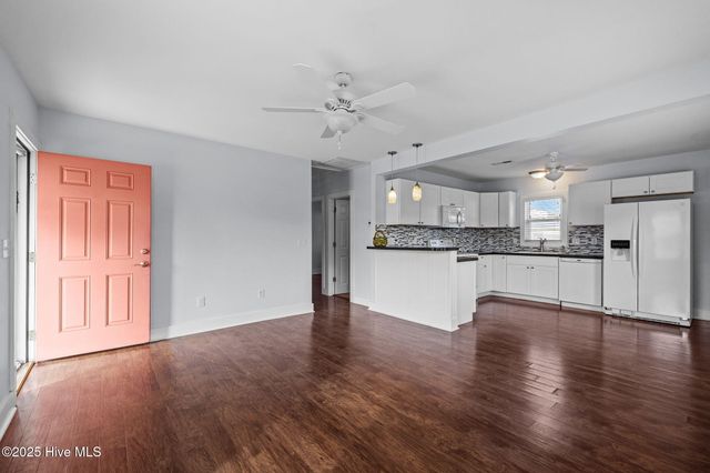 1404 Shackleford Street, Morehead City, NC 28557