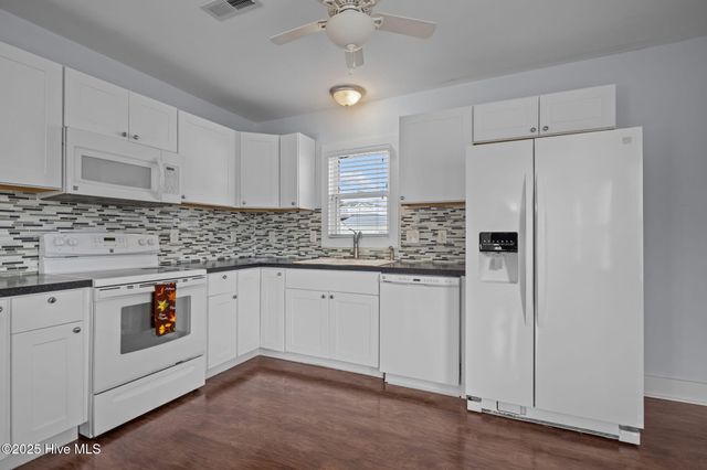 1404 Shackleford Street, Morehead City, NC 28557