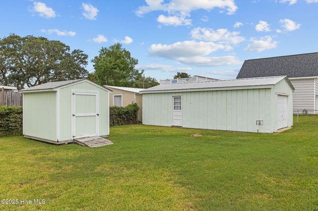 1404 Shackleford Street, Morehead City, NC 28557