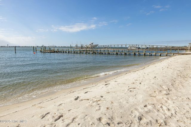 1404 Shackleford Street, Morehead City, NC 28557