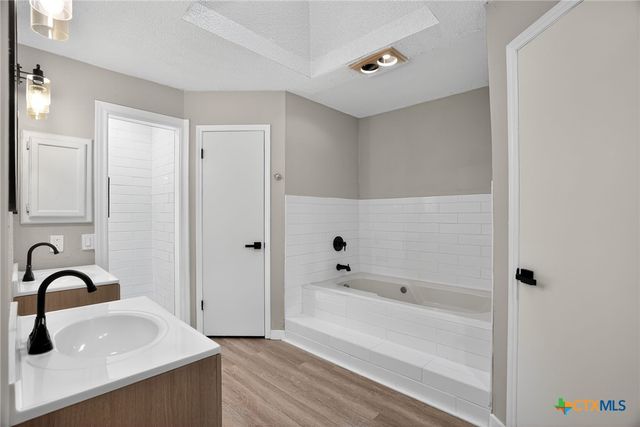 107 Cherry Hills Drive, Rockport, TX 78382