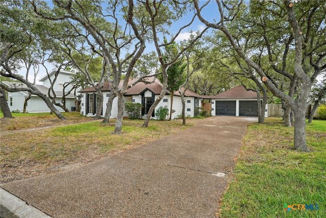 107 Cherry Hills Drive, Rockport, TX 78382