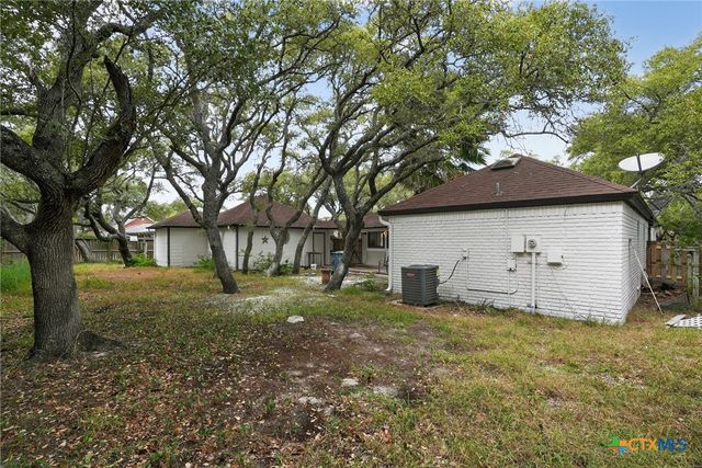 107 Cherry Hills Drive, Rockport, TX 78382