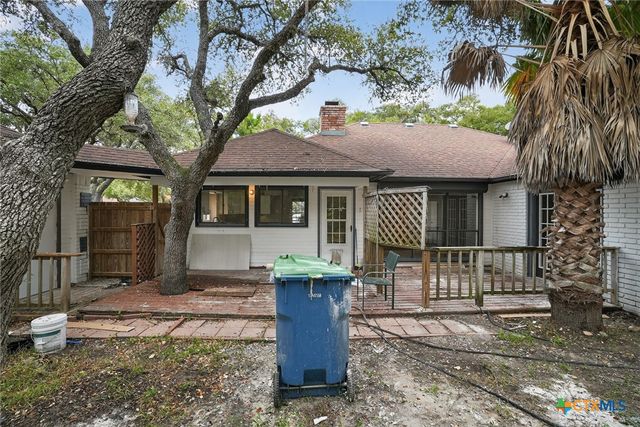 107 Cherry Hills Drive, Rockport, TX 78382