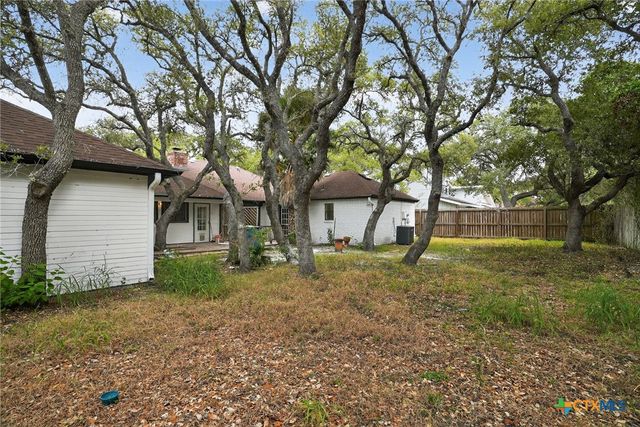 107 Cherry Hills Drive, Rockport, TX 78382