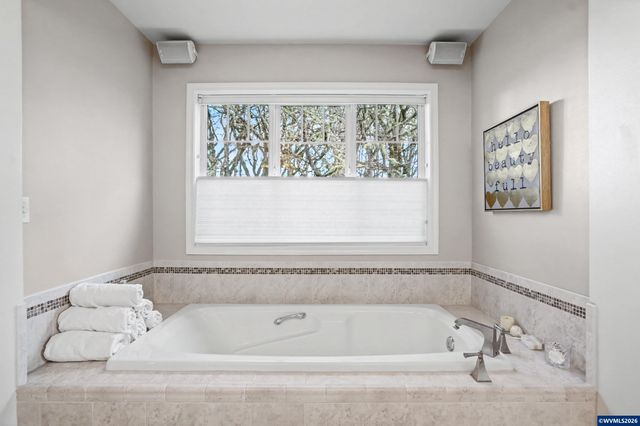 4956 NW Lavender Cir, Corvallis, OR 97330