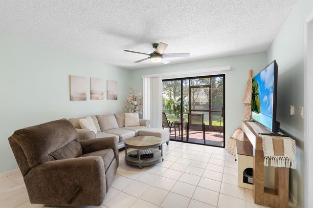 1270 SE Parkview Place B5, Stuart, FL 34994