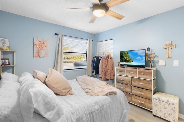 1270 SE Parkview Place B5, Stuart, FL 34994