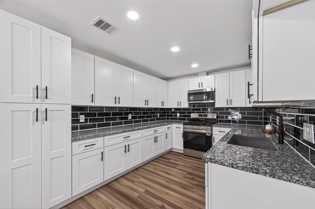 3112 Hays Street, Pasadena, TX 77503