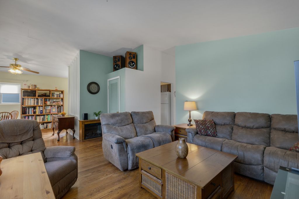 8441 W Madison Drive, Niles, IL 60714 — photo 2