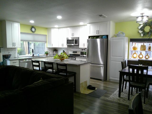 6937 Woodmore Oaks Dr, Orangevale, CA 95662