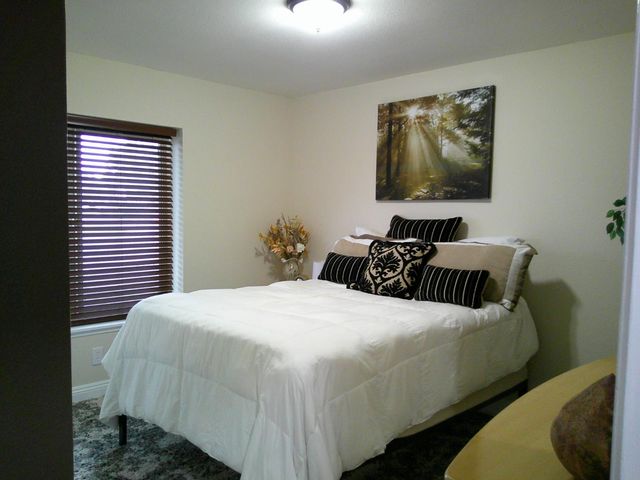 6937 Woodmore Oaks Dr, Orangevale, CA 95662