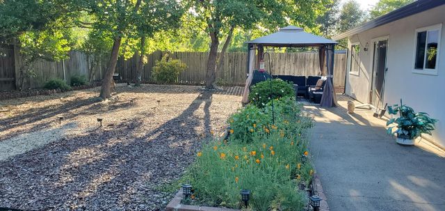 6937 Woodmore Oaks Dr, Orangevale, CA 95662