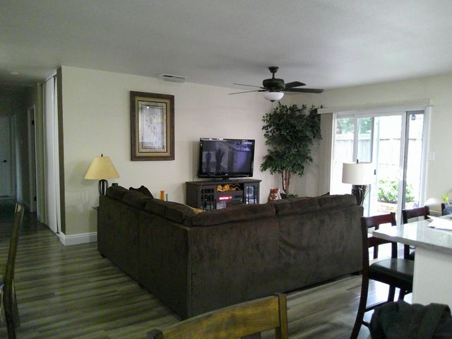 6937 Woodmore Oaks Dr, Orangevale, CA 95662