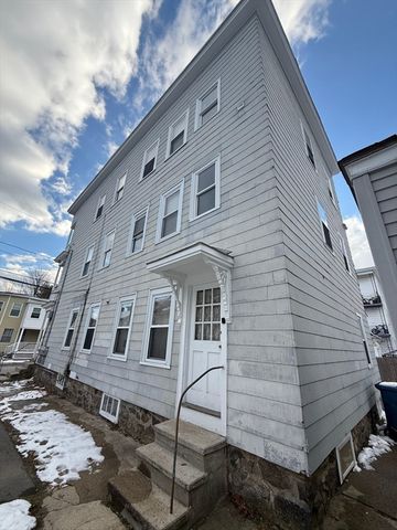 61-63 Kingston St, Lawrence, MA 01843