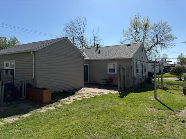 1901 59th Street, Des Moines, IA 50322