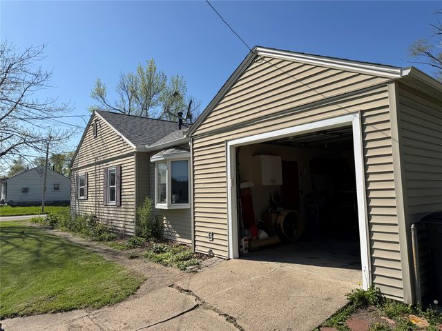 1901 59th Street, Des Moines, IA 50322