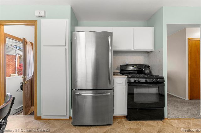 7011 Helen Street, Garden City, MI 48135