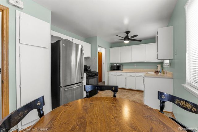 7011 Helen Street, Garden City, MI 48135