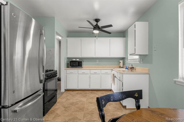 7011 Helen Street, Garden City, MI 48135