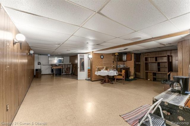 7011 Helen Street, Garden City, MI 48135