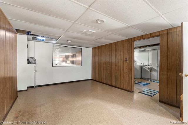 7011 Helen Street, Garden City, MI 48135