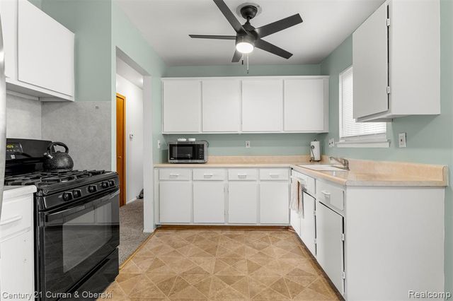 7011 Helen Street, Garden City, MI 48135