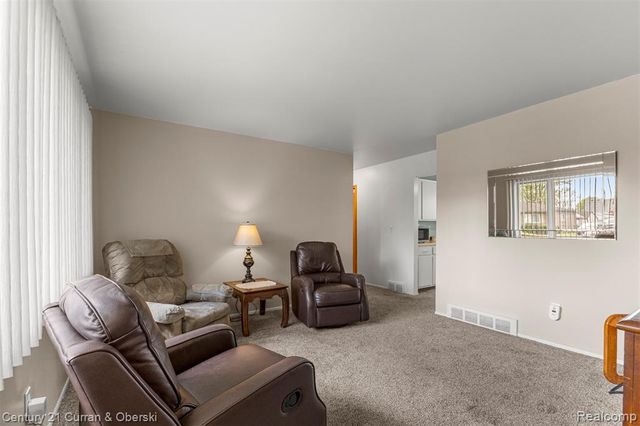 7011 Helen Street, Garden City, MI 48135