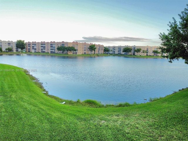 7440 Granville Drive 213, Tamarac, FL 33321